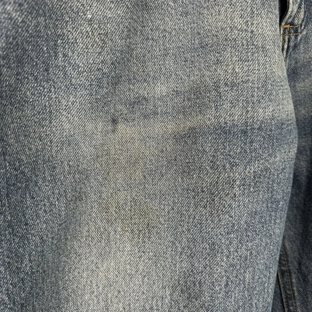 Carhartt Traditional Fit Denim Blue Jeans Mens 38x30 Workwear Distressed *flaw